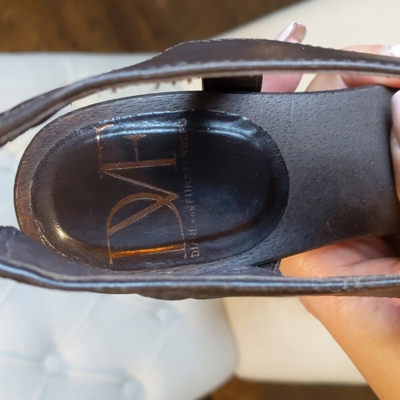 Diane Von Furstenberg sling back sandles - Picture 6 of 11